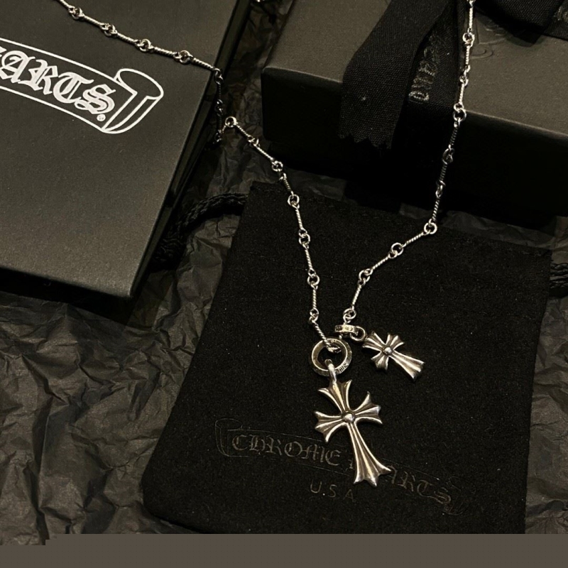 Ch**me He**ts necklaces